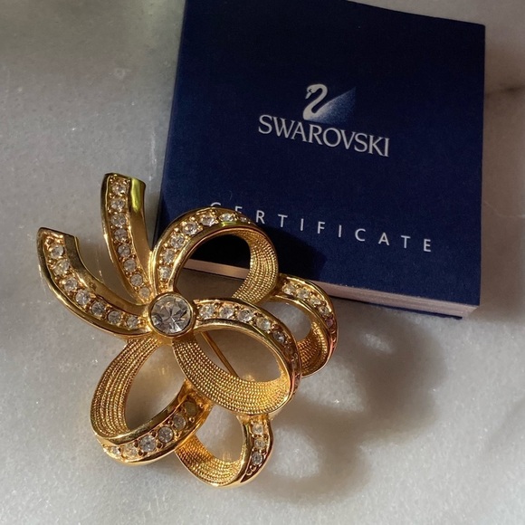 Swarovski gold tone brooch pin - Picture 6 of 11